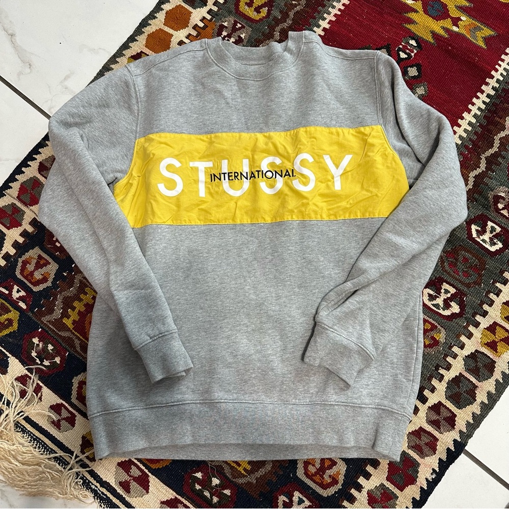Stussy international street wear men’s sweater size large